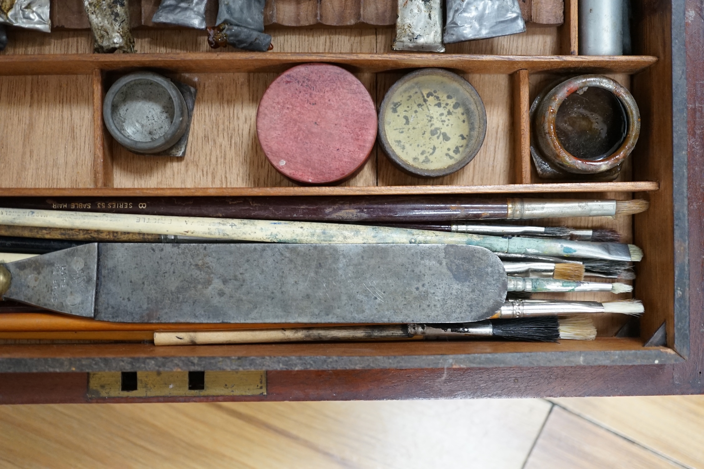 A Reeves & Sons 19th/early 20th century mahogany painter's box, 38cm wide. Condition - fair